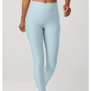 ALO Yoga High-Waist Airlift Leggings in Chalk Blue